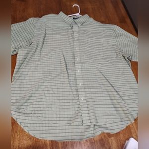Men's arrow plaid light green and blue short sleeve button down shirt